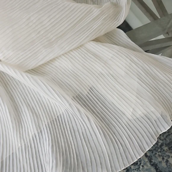 Elegant White Lace Night Gown - Picture 6 of 13